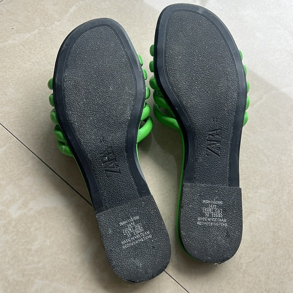 Green sandals size 5 - Picture 3 of 3